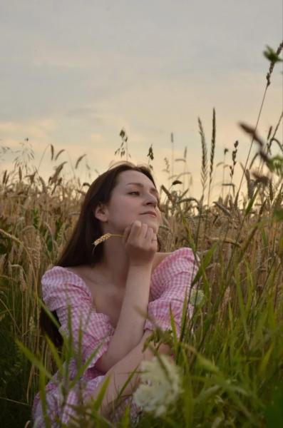 Красуня БУГу: Марта Голян із Нововолинська &mdash; викладачка англійської та ілюстраторка, яка вчиться все життя | Новини Нововолинська