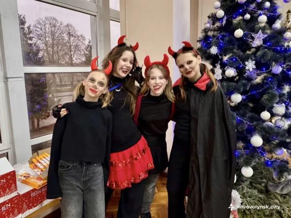 Для дітей Захисників у Нововолинську провели різдвяно-новорічне свято | Новини Нововолинська Для дітей Захисників у Нововолинську провели різдвяно-новорічне свято | Новини Нововолинська