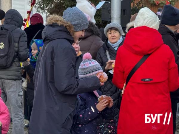 Сяйво різдвяних зірок: у Нововолинську відбулася Хода звіздарів | Новини Нововолинська
