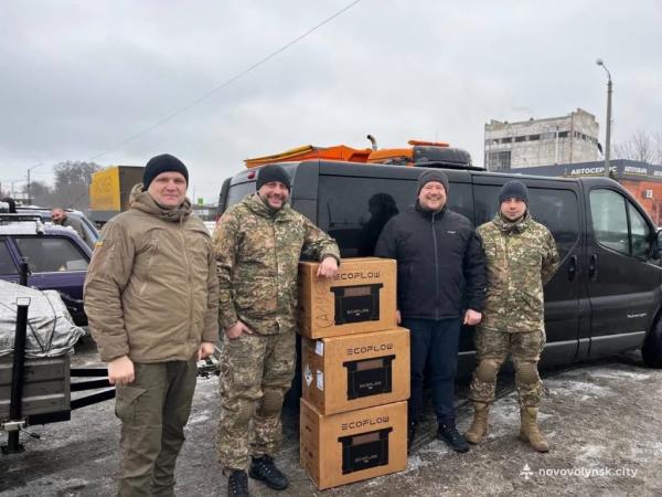 Обладнання на 1,8 мільйона гривень: чергову допомогу від Нововолинська передали військовим | Новини Нововолинська