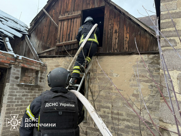 У Краматорську загорівся приватний будинок - 05 січня 2026 :: Донеччина