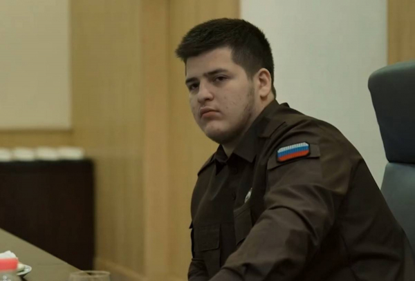 Опозиційний чеченський канал стверджує, що син голови Чечні Адам Кадиров потрапив у серйозну ДТП у Грозному - 16 січня 2026 :: Донеччина