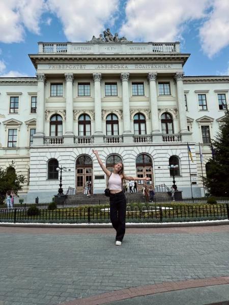 Красуня БУГу: Соломія Троць з Нововолинська — дівчина, що співає серцем | Новини Нововолинська Красуня БУГу: Соломія Троць з Нововолинська — дівчина, що співає серцем | Новини Нововолинська