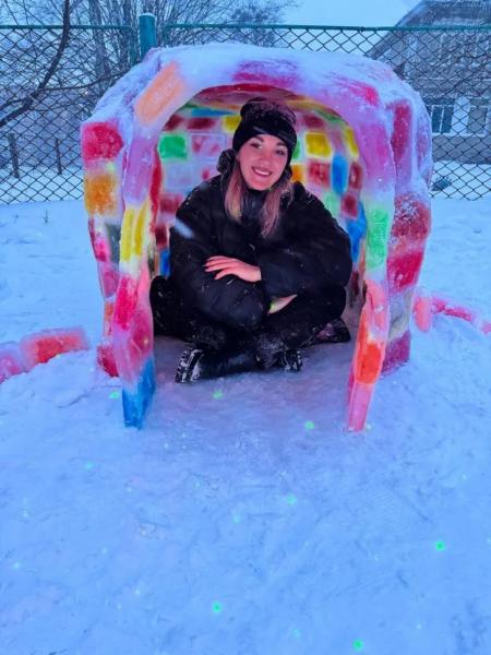 Фото дня: яскравий льодовий шедевр в Нововолинську &mdash; зимова магія на вулиці | Новини Нововолинська