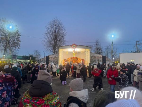 Сяйво різдвяних зірок: у Нововолинську відбулася Хода звіздарів | Новини Нововолинська