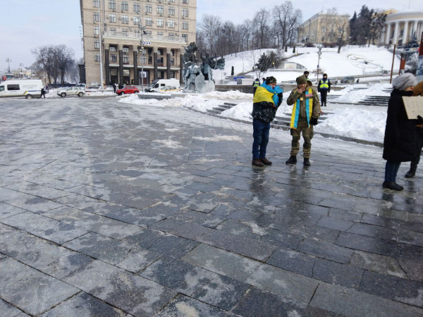 Близько 50 людей зібралися в центрі Києва на антикорупційну акцію: військові та ФОП гроші для ЗСУ - 25 січня 2026 :: Донеччина Близько 50 людей зібралися в центрі Києва на антикорупційну акцію: військові та ФОП гроші для ЗСУ - 25 січня 2026 :: Донеччина