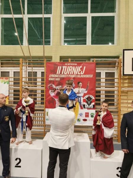 Нововолинські спортсмени стали призерами турніру з карате у Польщі | Новини Нововолинська