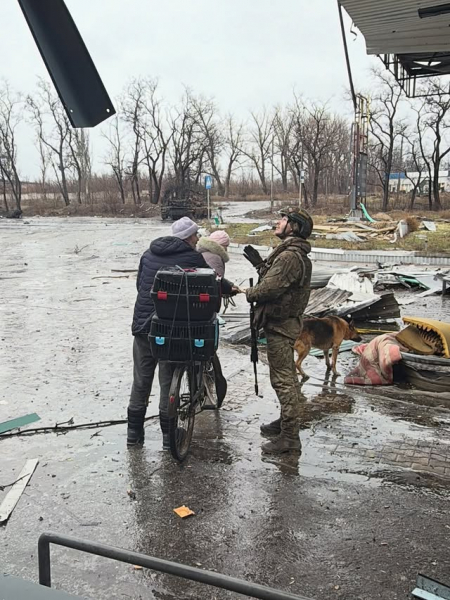 Зламаний автомобіль, піший вихід та врятовані життя: волонтери та військові провели складну евакуацію на Донеччині - 15 лютого 2026 :: Донеччина Зламаний автомобіль, піший вихід та врятовані життя: волонтери та військові провели складну евакуацію на Донеччині - 15 лютого 2026 :: Донеччина