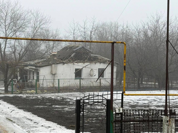 Безпілотники  атакували селище Центральний Перевальського району на окупованій Луганщині - 15 лютого 2026 :: Донеччина