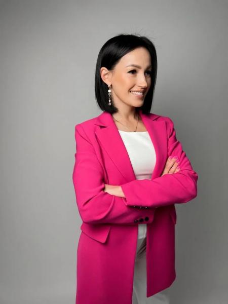 Красуня БУГу: Юлія Яцій &mdash; колористка, яка перетворила дитячу мрію на професію | Новини Нововолинська