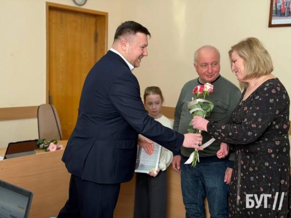 У Нововолинську вручили медалі &laquo;За поранення&raquo; та подяки родинам військових | Новини Нововолинська