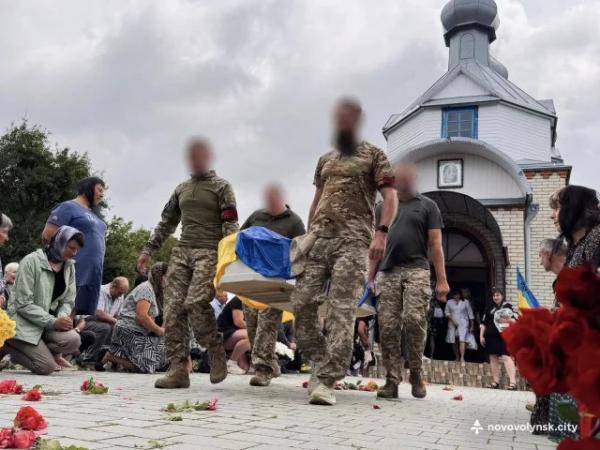 &laquo;Він же такий ще юний і так хотів жити&hellip;&raquo;: спогади про 21-річного Героя з Нововолинська Дмитра Потурая | Новини Нововолинська