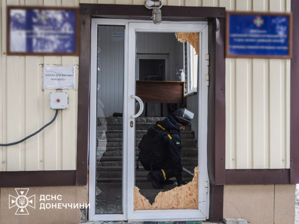 Обстріл Слов'янська - пошкоджено пожежну частину - 05 лютого 2026 :: Донеччина