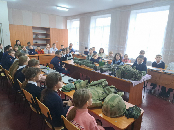 На захопленій Луганщині у 43 школах відкриті класи зі спеціалізованою підготовкою до війни - 18 лютого 2026 :: Донеччина