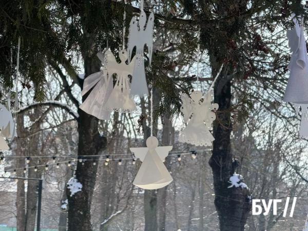 Фото дня: &laquo;Янголи пам&rsquo;яті&raquo; створені руками дітей у Нововолинську | Новини Нововолинська