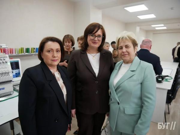 Як у Нововолинську створюють сучасну профосвіту: у ЦПО відкрили нову майстерню вишивки | Новини Нововолинська
