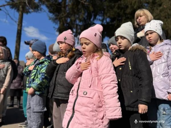 У Грядівському ліцеї відкрили меморіальні дошки загиблим Захисникам | Новини Нововолинська