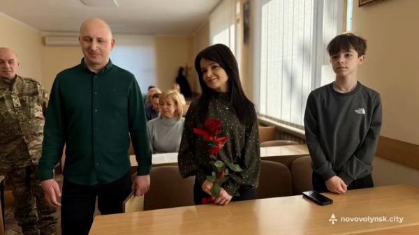 Захисник з Нововолинської громади отримав відзнаку від Міноборони | Новини Нововолинська