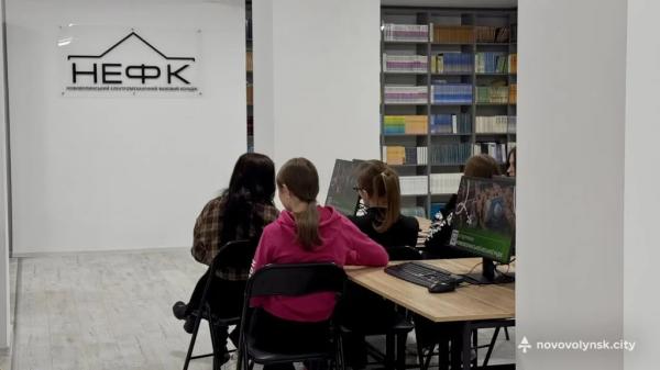 У Нововолинському електромеханічному фаховому коледжі запрацювали нові ІТ-простори та відкрили оновлену бібліотеку | Новини Нововолинська У Нововолинському електромеханічному фаховому коледжі запрацювали нові ІТ-простори та відкрили оновлену бібліотеку | Новини Нововолинська