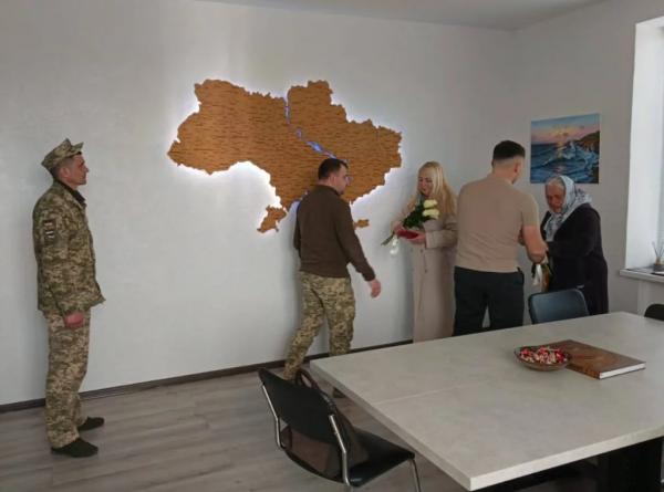 Рідним загиблого Героя з&nbsp;Поромівської громади вручили орден &laquo;За мужність&raquo; | Новини Нововолинська