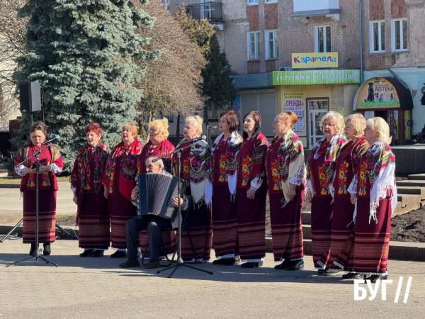 У Нововолинську відзначили 212-ту річницю від дня народження Тараса Шевченка | Новини Нововолинська