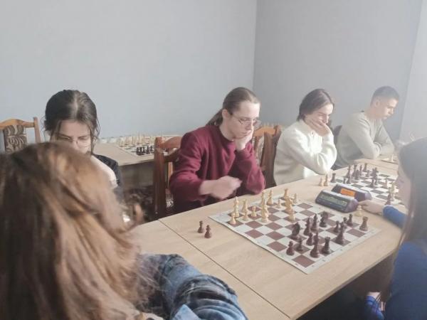 Нововолинські шахісти перемогли у всіх вікових категоріях районного етапу «Пліч-о-пліч» | Новини Нововолинська Нововолинські шахісти перемогли у всіх вікових категоріях районного етапу «Пліч-о-пліч» | Новини Нововолинська