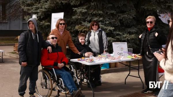 Нововолинці долучилися до акції з нагоди Всесвітнього дня людей із синдромом Дауна | Новини Нововолинська Нововолинці долучилися до акції з нагоди Всесвітнього дня людей із синдромом Дауна | Новини Нововолинська