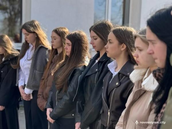 У Грядівському ліцеї відкрили меморіальні дошки загиблим Захисникам | Новини Нововолинська