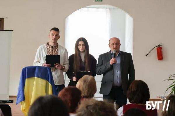 У Нововолинську відбувся поетичний вернісаж до Всесвітнього дня поезії | Новини Нововолинська