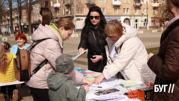 Нововолинці долучилися до акції з нагоди Всесвітнього дня людей із синдромом Дауна | Новини Нововолинська Нововолинці долучилися до акції з нагоди Всесвітнього дня людей із синдромом Дауна | Новини Нововолинська