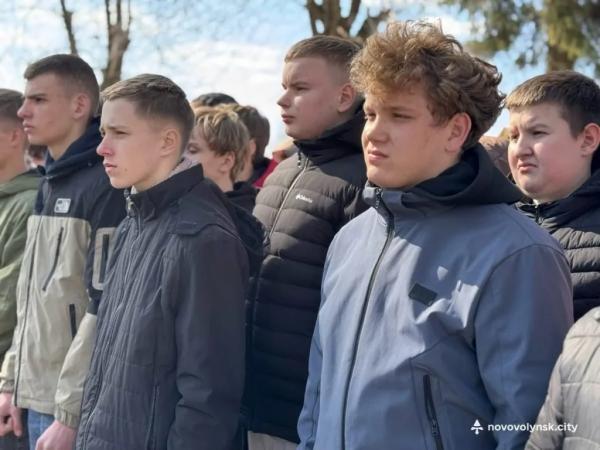 У Грядівському ліцеї відкрили меморіальні дошки загиблим Захисникам | Новини Нововолинська