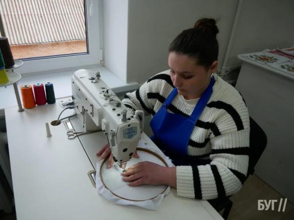 Як у Нововолинську створюють сучасну профосвіту: у ЦПО відкрили нову майстерню вишивки | Новини Нововолинська