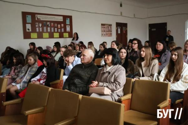 У Нововолинську відбувся поетичний вернісаж до Всесвітнього дня поезії | Новини Нововолинська