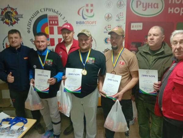 Ветерани з Нововолинська здобули призові місця на чемпіонатах Волині та Луцька зі стрільби з лука | Новини Нововолинська
