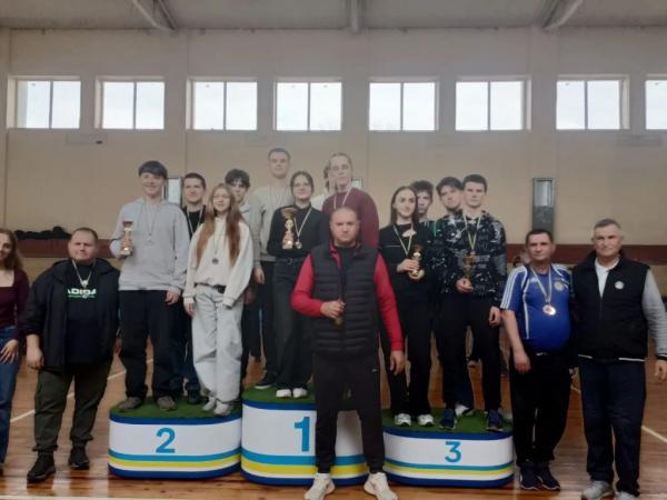 Нововолинські шахісти перемогли у всіх вікових категоріях районного етапу «Пліч-о-пліч» | Новини Нововолинська Нововолинські шахісти перемогли у всіх вікових категоріях районного етапу «Пліч-о-пліч» | Новини Нововолинська