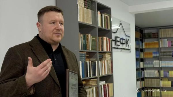 У Нововолинському електромеханічному фаховому коледжі запрацювали нові ІТ-простори та відкрили оновлену бібліотеку | Новини Нововолинська У Нововолинському електромеханічному фаховому коледжі запрацювали нові ІТ-простори та відкрили оновлену бібліотеку | Новини Нововолинська