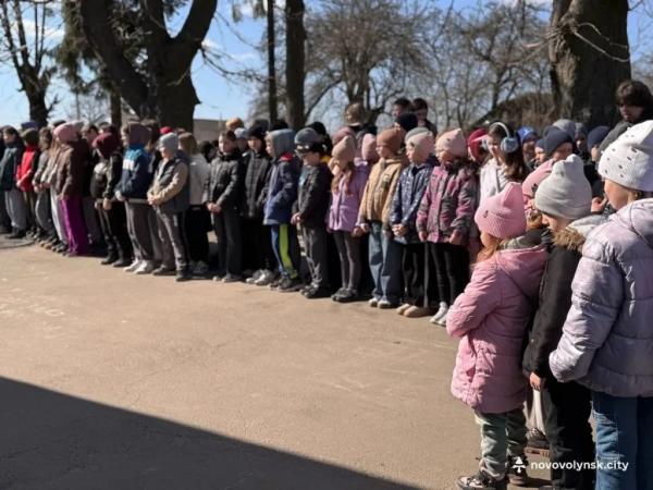 У Грядівському ліцеї відкрили меморіальні дошки загиблим Захисникам | Новини Нововолинська