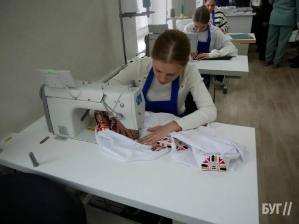 Як у Нововолинську створюють сучасну профосвіту: у ЦПО відкрили нову майстерню вишивки | Новини Нововолинська