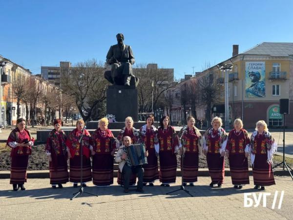 У Нововолинську відзначили 212-ту річницю від дня народження Тараса Шевченка | Новини Нововолинська