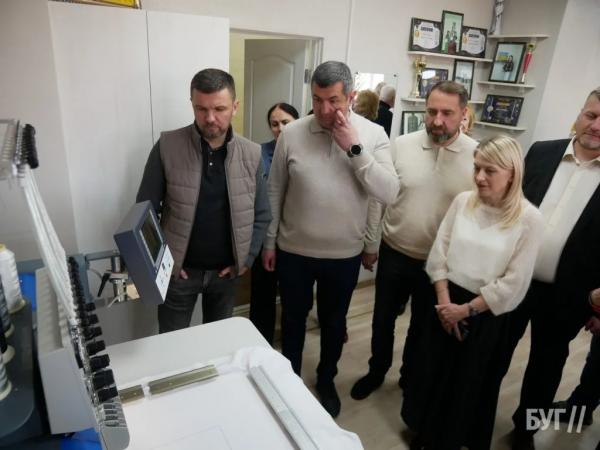 Як у Нововолинську створюють сучасну профосвіту: у ЦПО відкрили нову майстерню вишивки | Новини Нововолинська