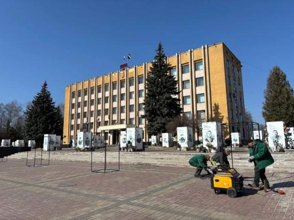 У Нововолинську встановили на Алеї Героїв ще 26 портретів полеглих воїнів | Новини Нововолинська