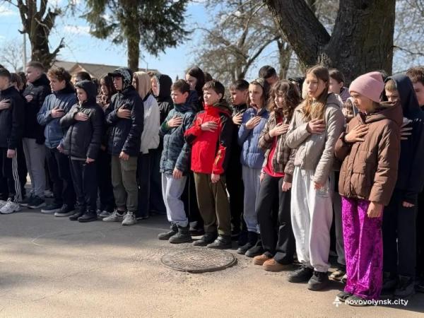 У Грядівському ліцеї відкрили меморіальні дошки загиблим Захисникам | Новини Нововолинська