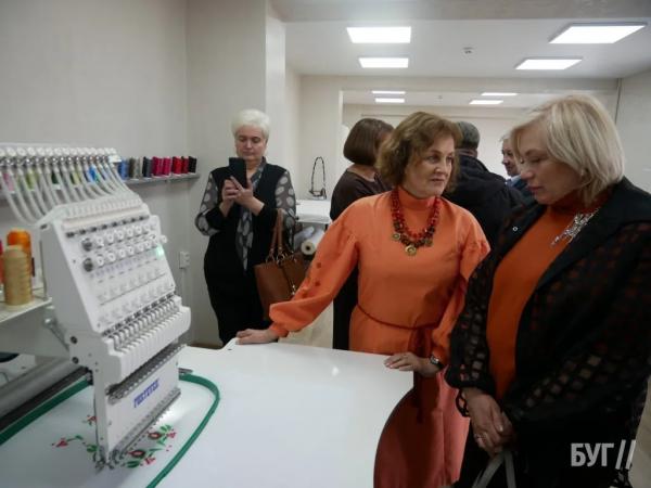 Як у Нововолинську створюють сучасну профосвіту: у ЦПО відкрили нову майстерню вишивки | Новини Нововолинська