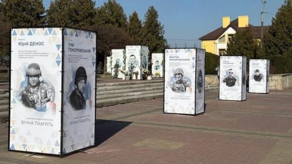 У Нововолинську встановили на Алеї Героїв ще 26 портретів полеглих воїнів | Новини Нововолинська