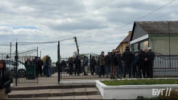 Шахтарі &laquo;Волиньвугілля&raquo; бояться залишитися без зарплати та закриття шахт: акція спротиву триває&nbsp; | Новини Нововолинська