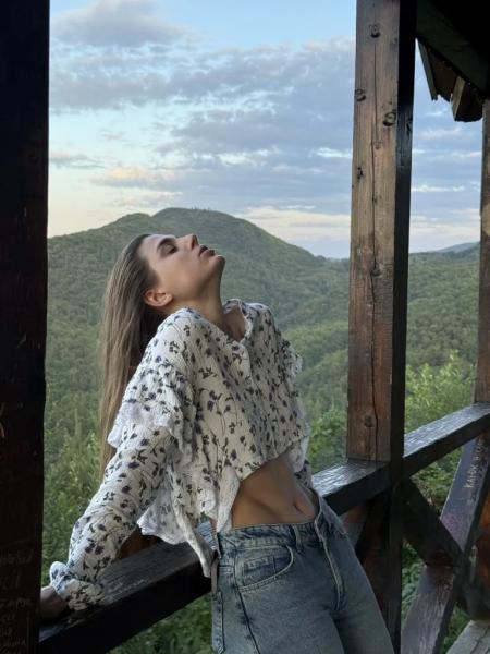 Красуня БУГу: Стасюк Анна про творчість, внутрішню опору та сміливість бути собою | Новини Нововолинська