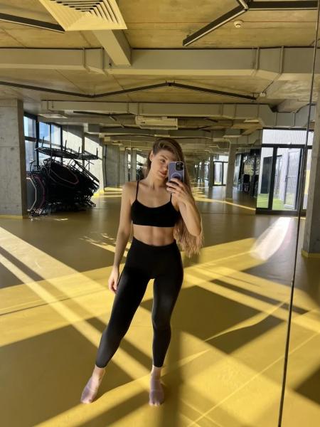 Красуня БУГу: Стасюк Анна про творчість, внутрішню опору та сміливість бути собою | Новини Нововолинська