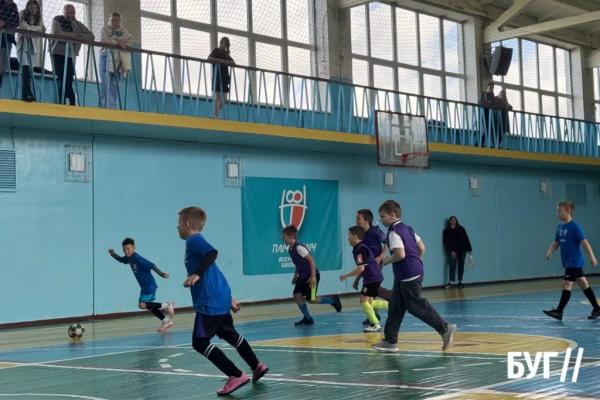 У Нововолинську відбувся районний етап змагань із масового футболу в межах проєкту &laquo;Пліч-о-пліч&raquo; | Новини Нововолинська
