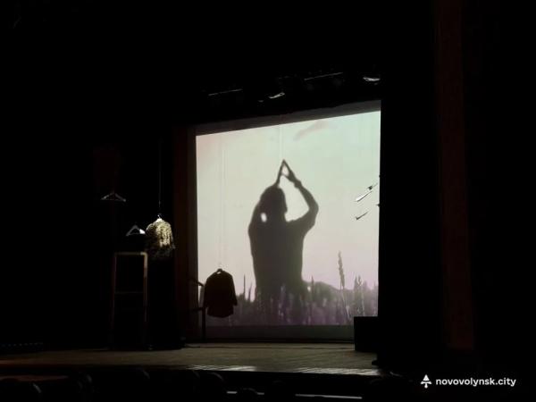 &laquo;Голоси&raquo;: у Нововолинську відбулася вистава театру мініатюр &laquo;Прометей&raquo; | Новини Нововолинська