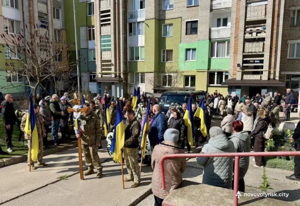 Нововолинськ попрощався з Героєм Русланом Семенюком | Новини Нововолинська